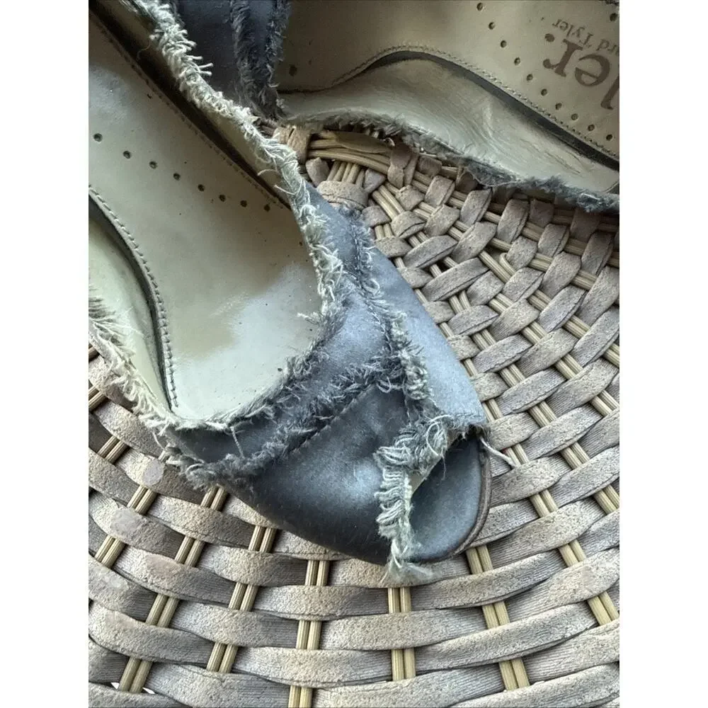 RICHARD TYLER Gunmetal Pewter anisette 7.5 m Peep Toe Heels Distressed